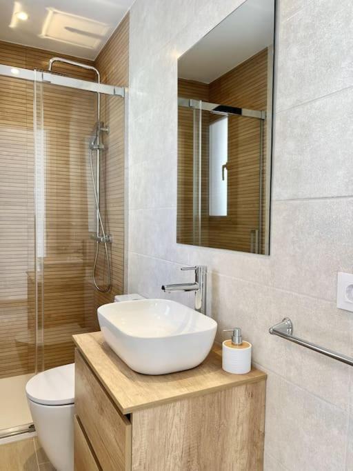 Moderno Apartamento Con Terraza En La Azotea Roses Exterior foto